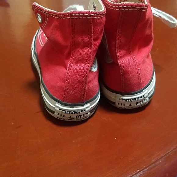 COPY - Red converse - Picture 3 of 4